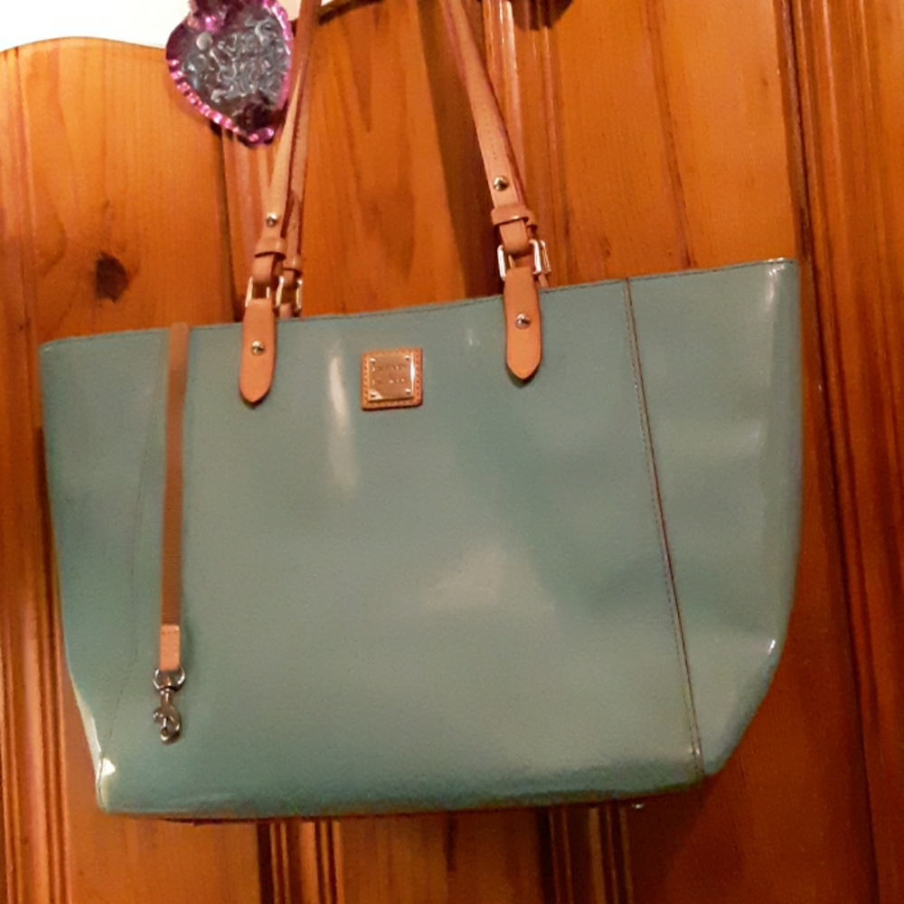 Dooney & Bourke lrg mint green patent leather tote